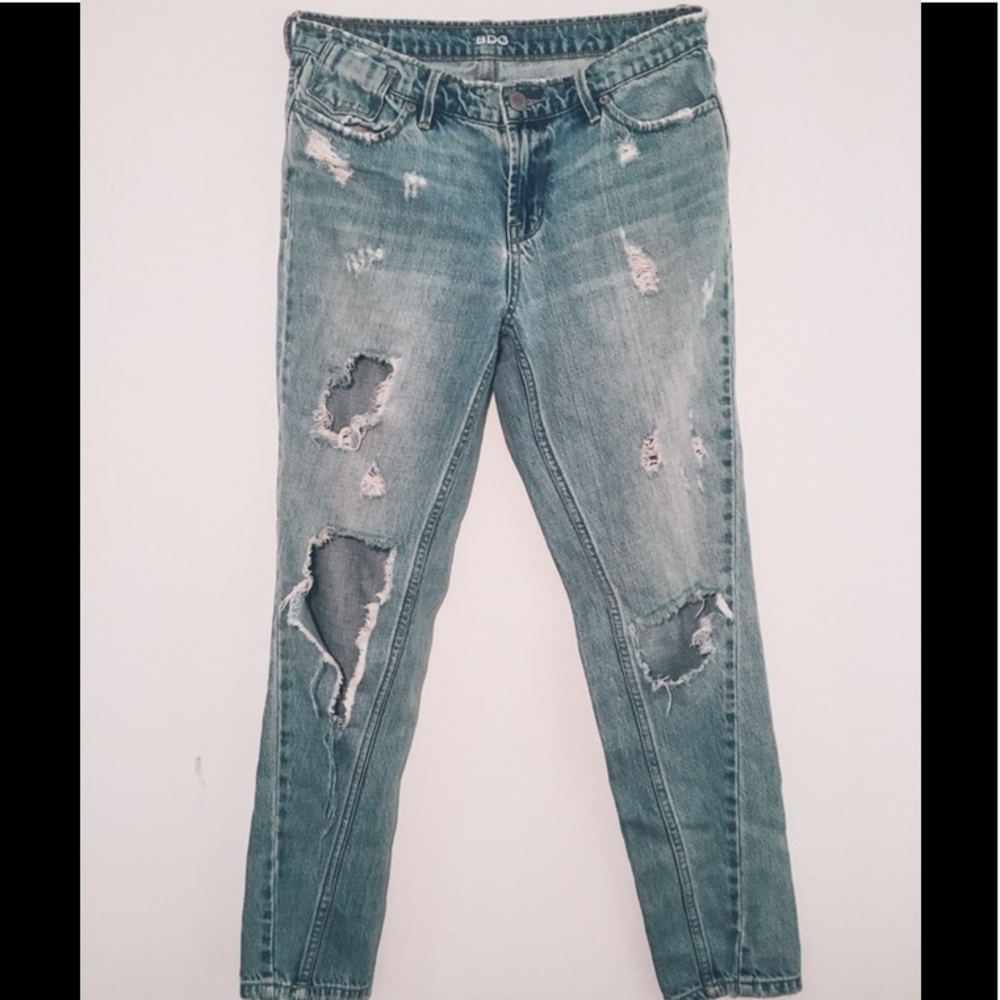 URBAN OUTFITTER BOYFRIEND JEANS